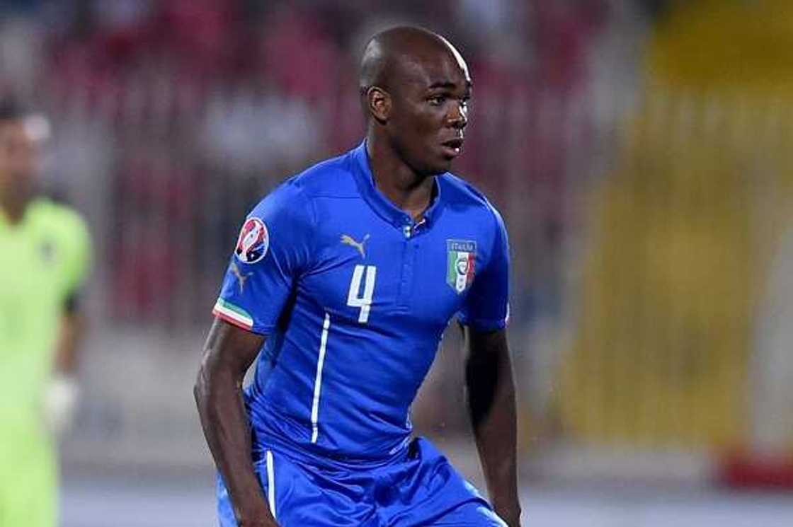 'Yan kwallon kafa 9 'yan Najeriya da ba su taba buga wa Super Eagles wasa ba 'Yan kwallon kafa 9 'yan Najeriya da ba su taba buga wa Super Eagles wasa ba