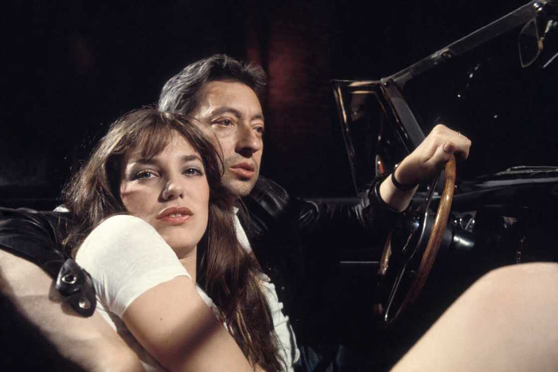 Qui est Jane Birkin? Son âge, sa vie amoureuse, sa fortune et sacs Birkin d'Hermès Qui est Jane Birkin? Son âge, sa vie amoureuse, sa fortune et sacs Birkin d'Hermès