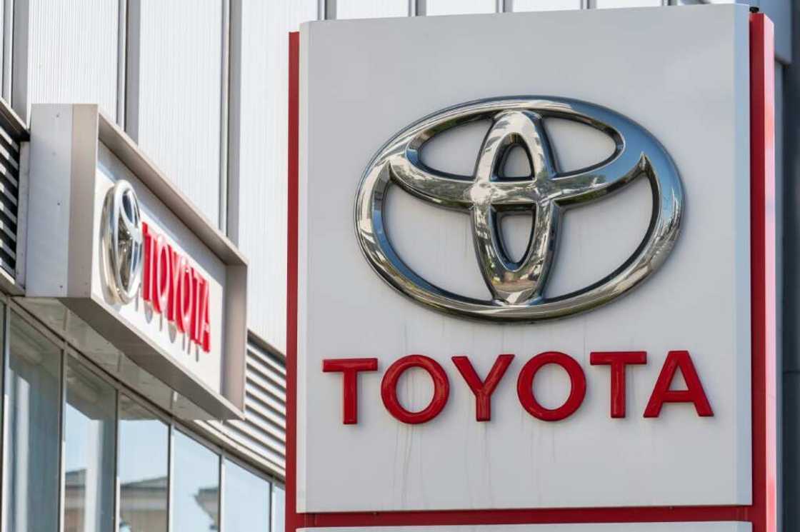 Toyota's earnings have been boosted by a weak yen and brisk sales, particularly of hybrid vehicles Toyota's earnings have been boosted by a weak yen and brisk sales, particularly of hybrid vehicles