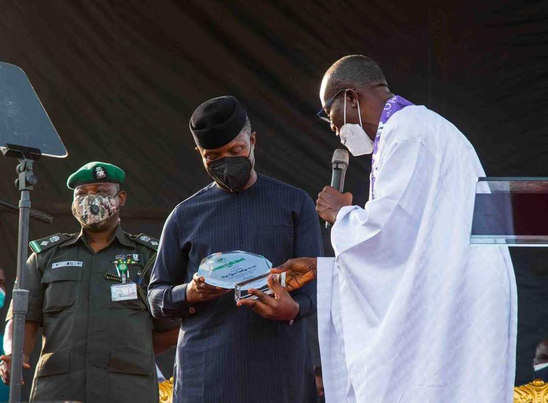 PFN honours Osinbajo, Ugwuanyi with Defender of the Faith awards PFN honours Osinbajo, Ugwuanyi with Defender of the Faith awards