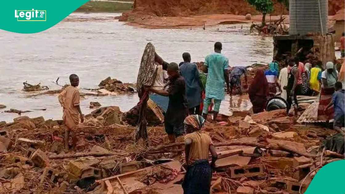 Ambaliya ta rusa gidaje a Mokwa Ambaliya ta rusa gidaje a Mokwa
