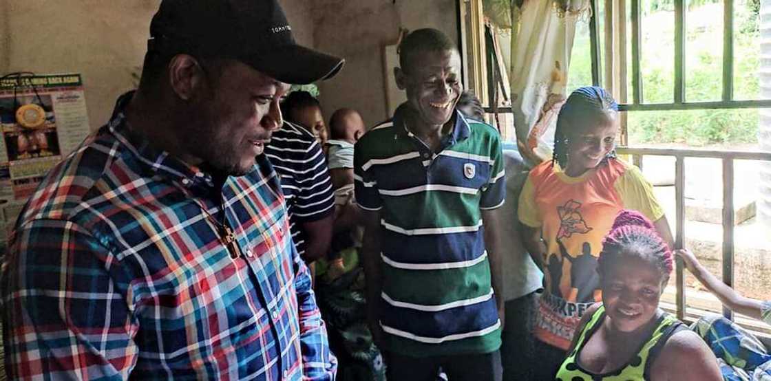 An samu karuwa: Mata ta haihu jim kadan bayan kada kuri'a, ta sanyawa dan suna Soludo An samu karuwa: Mata ta haihu jim kadan bayan kada kuri'a, ta sanyawa dan suna Soludo