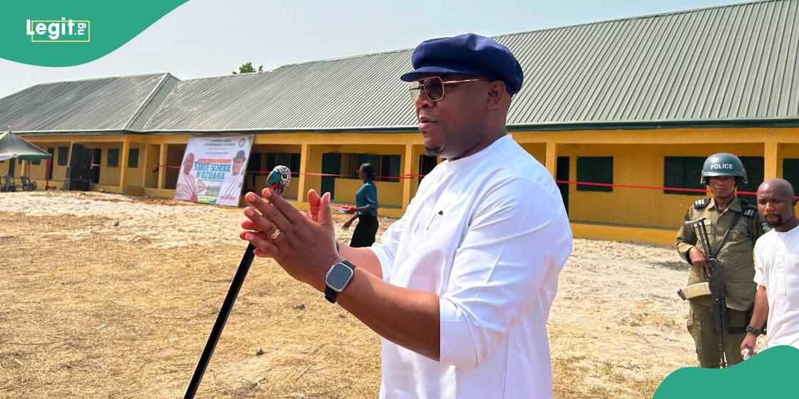 Wike's loyalist Nwanosike allegedly leads thugs to disrupt PDP NEC meeting in Abuja Wike's loyalist Nwanosike allegedly leads thugs to disrupt PDP NEC meeting in Abuja