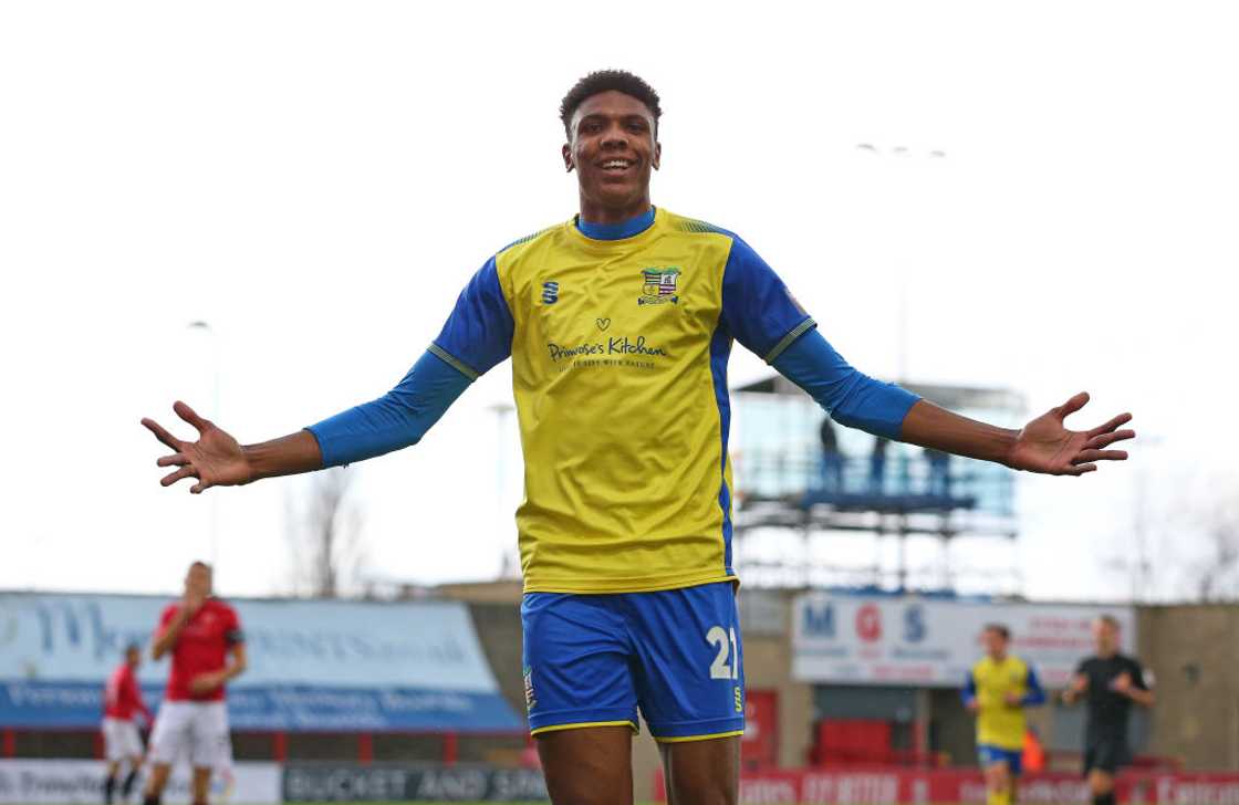 The tallest soccer player in the world The tallest soccer player in the world
