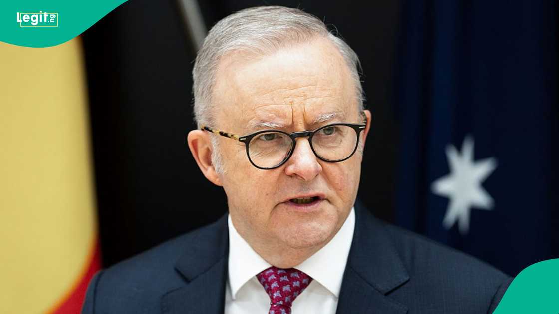 The Australian Government warns that writing on an Australian citizenship certificate is a criminal offence under citizenship laws. The Australian Government warns that writing on an Australian citizenship certificate is a criminal offence under citizenship laws.