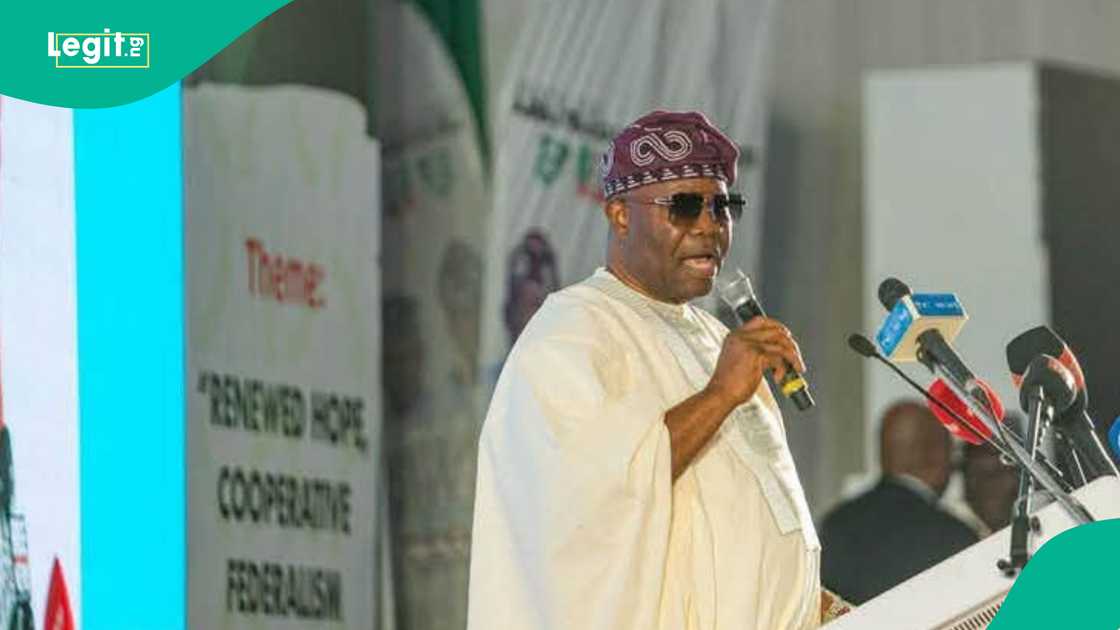 Akpabio. Akpabio.