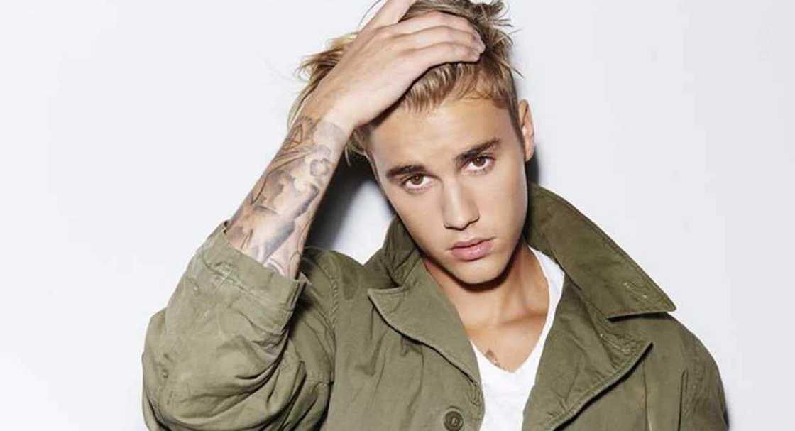 Justin Bieber and his wife spent some quality times with the French President and his wife. Justin Bieber and his wife spent some quality times with the French President and his wife.
