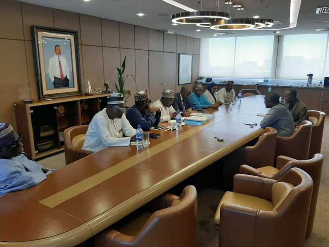 Tsuntsu daga sama gasashshe: Aliko Dangote zai dauki zakakuran daliban jami’ar Wudil aiki Tsuntsu daga sama gasashshe: Aliko Dangote zai dauki zakakuran daliban jami’ar Wudil aiki