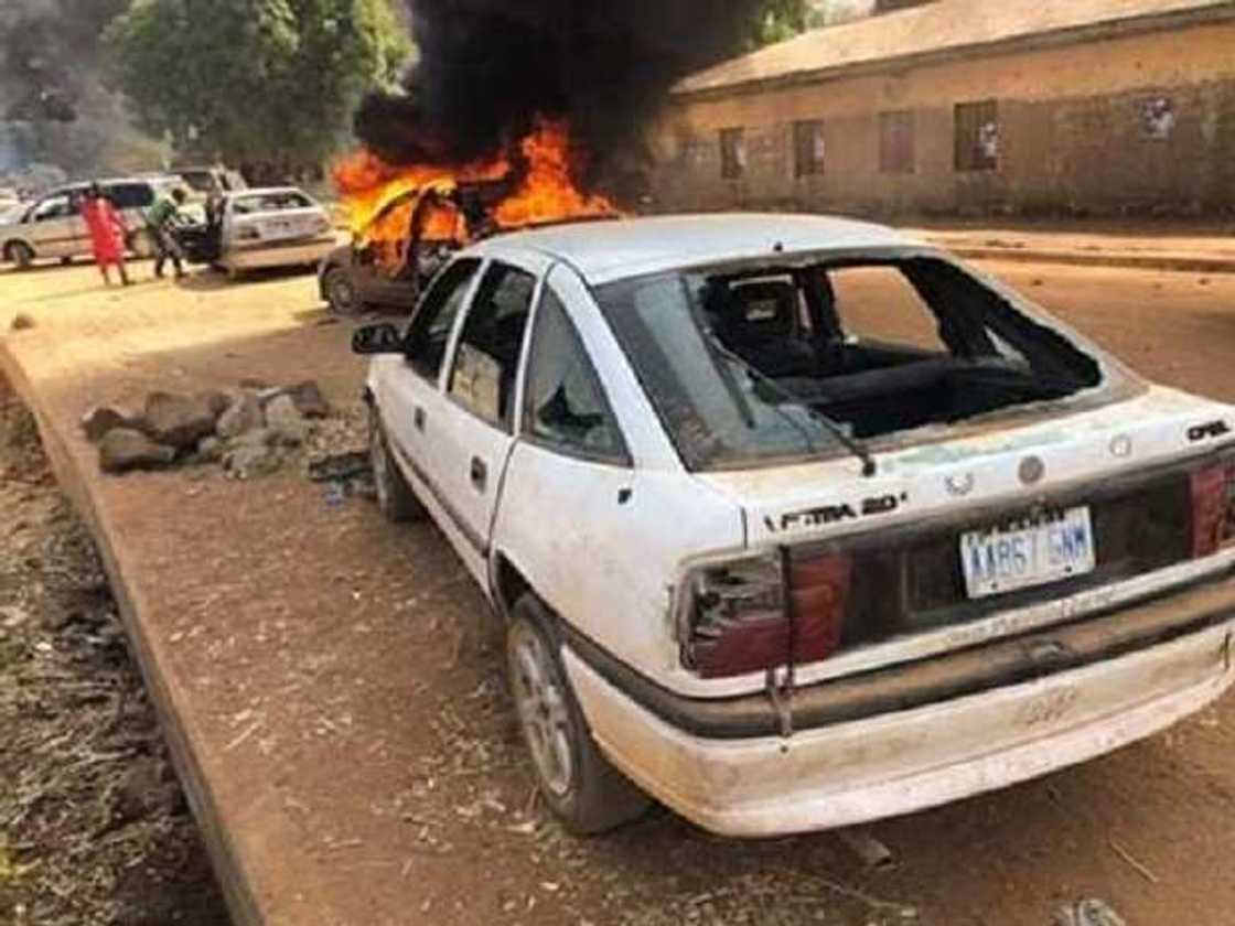 Da dumi dumi: Mutane da dama sun mutu yayin da aka kai ma Kwankwaso hari a jahar Kano Da dumi dumi: Mutane da dama sun mutu yayin da aka kai ma Kwankwaso hari a jahar Kano