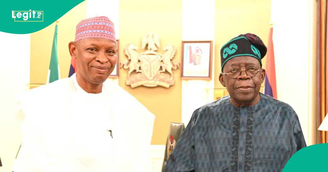 Shugaban kasa da Abba. Shugaban kasa da Abba.