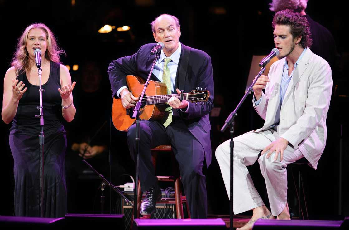Musicians Sally Taylor, James Taylor and Ben Taylor Musicians Sally Taylor, James Taylor and Ben Taylor