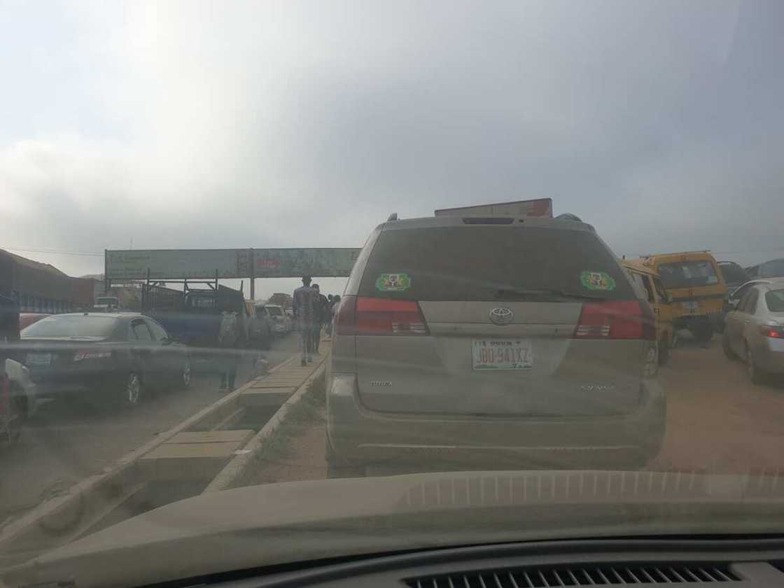 Heavy traffic as Tanker explodes on Lagos-Ibadan Expressway Heavy traffic as Tanker explodes on Lagos-Ibadan Expressway