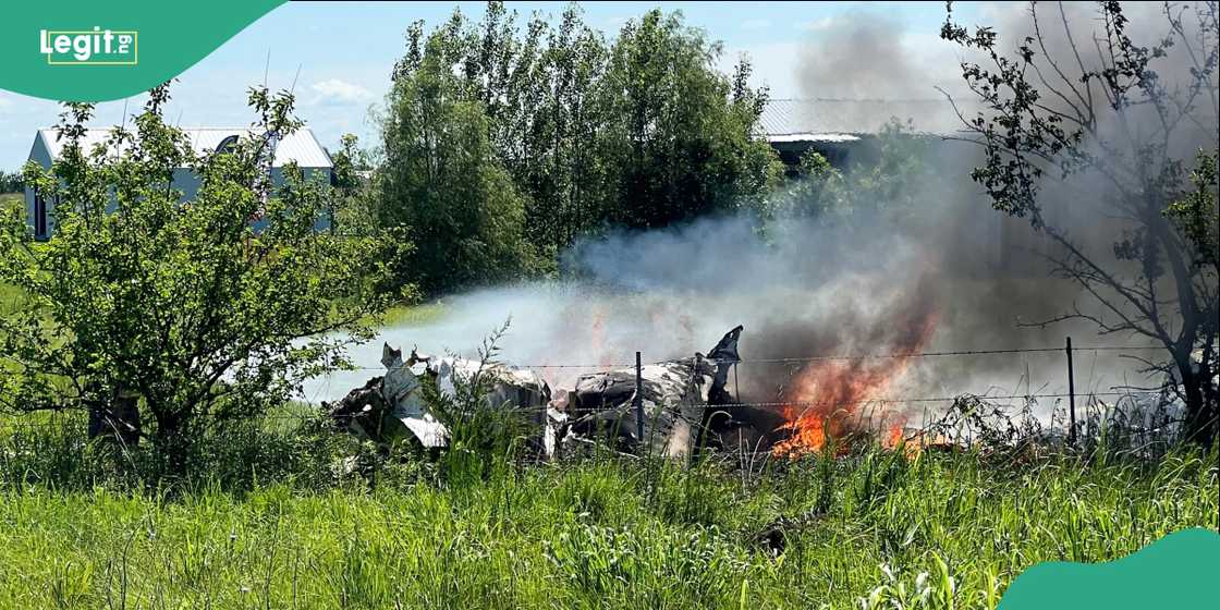 All twelve occupants died in the plane crash All twelve occupants died in the plane crash
