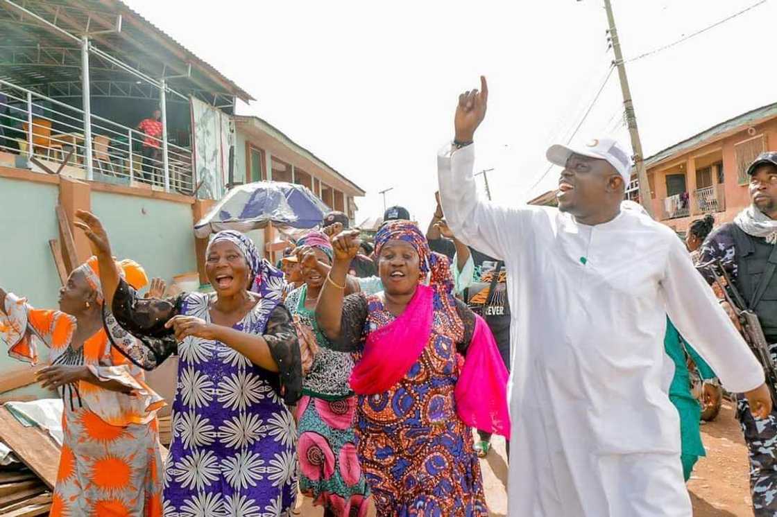 Omowaiye escapes assassination Omowaiye escapes assassination