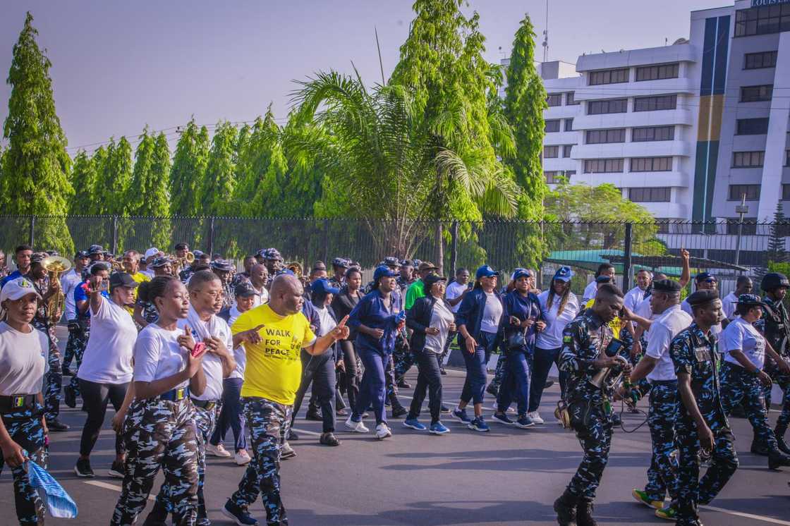 Wasu jami'an yan sanda a Abuja Wasu jami'an yan sanda a Abuja