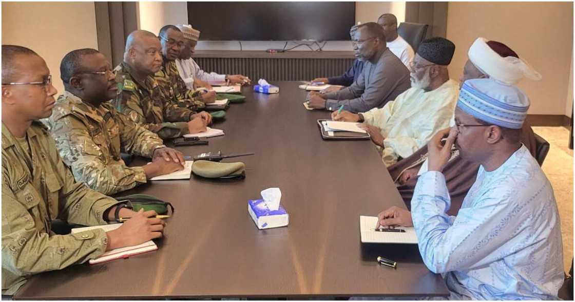 ECOWAS envoys General Abdulsalami Abubakar and Sultan Muhammad Saad Abubakar III, Nigerien military junta