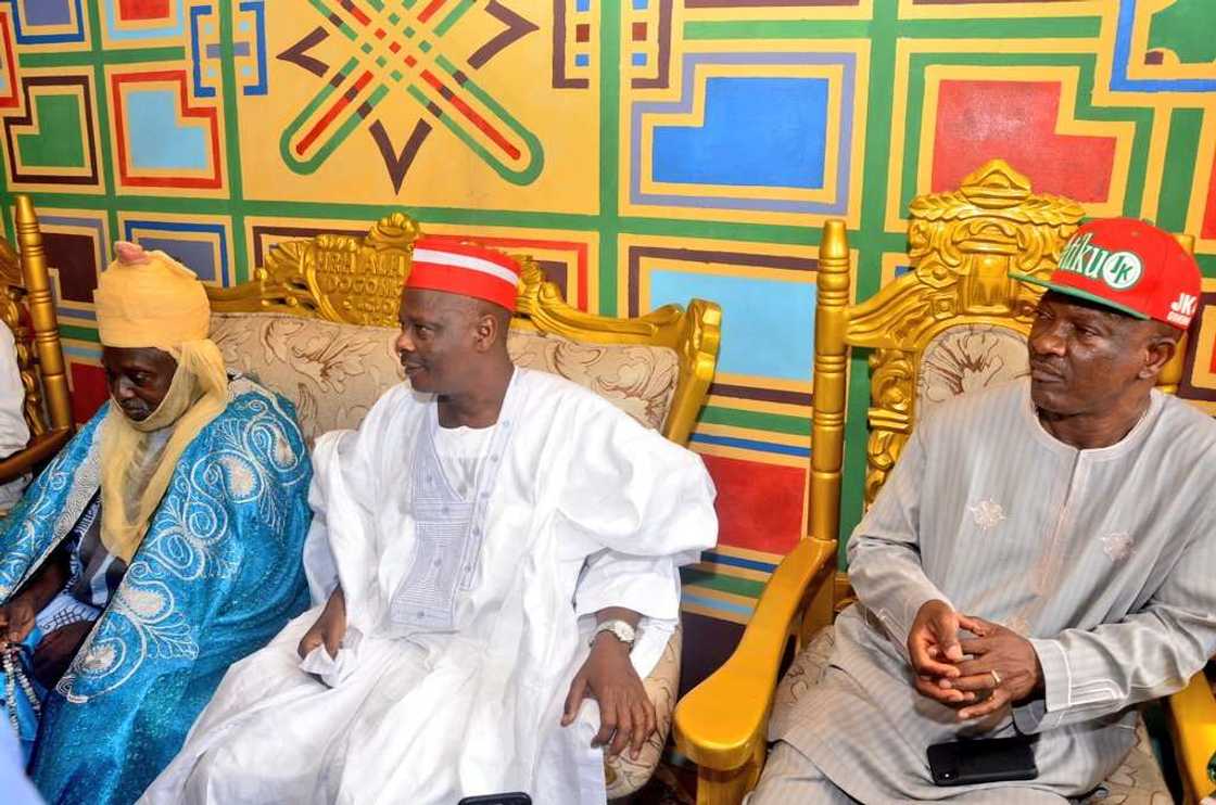 Kwankwaso tare da Jimi Agbaje a fadar Sarkin Hausawa na unguwar Agege da ke jihar Legas Kwankwaso tare da Jimi Agbaje a fadar Sarkin Hausawa na unguwar Agege da ke jihar Legas
