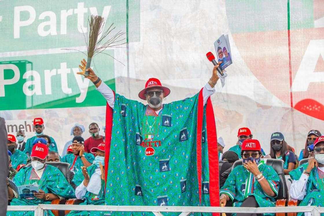 Ondo election: INEC Akeredolu declares winner Ondo election: INEC Akeredolu declares winner