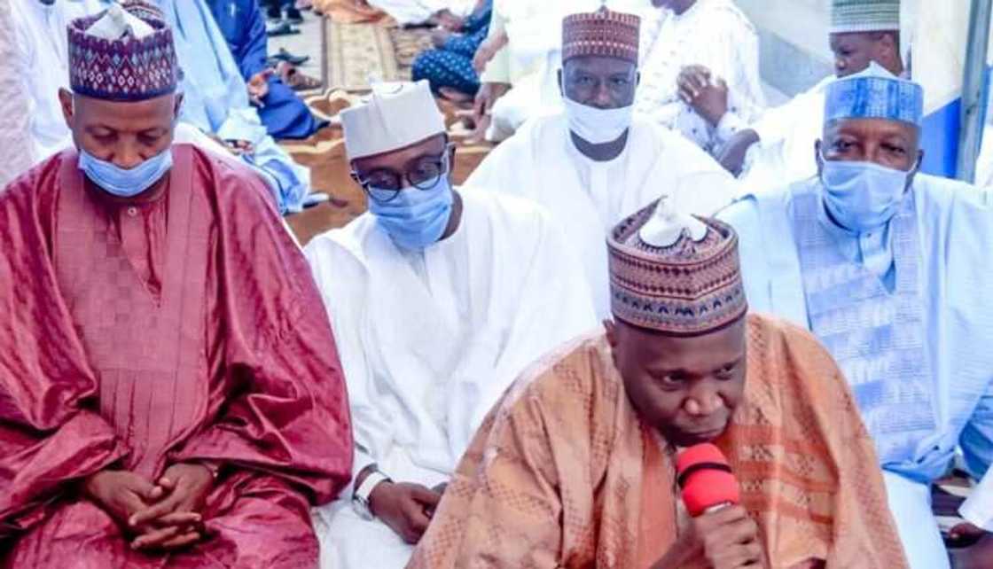 Gwamnan Gombe na makokin manjon soja, matarsa da diyarsa da hatsari ya kashe Gwamnan Gombe na makokin manjon soja, matarsa da diyarsa da hatsari ya kashe