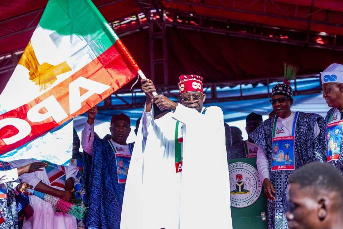 Bola Tinubu, Jos, Plateau, private jets, APC, 2023 election campaign, 2023 presidential poll Bola Tinubu, Jos, Plateau, private jets, APC, 2023 election campaign, 2023 presidential poll