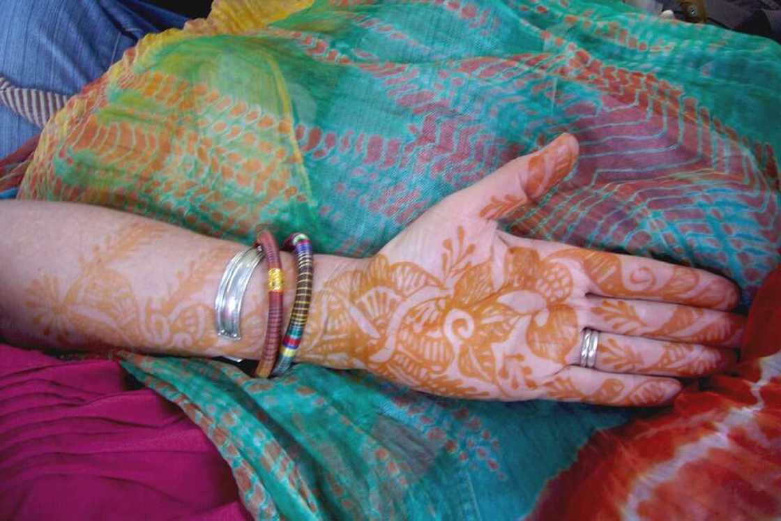 Yellow henna Yellow henna