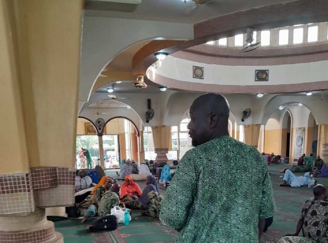 Maniyyata sun makale a filin jiragen saman Lagos Maniyyata sun makale a filin jiragen saman Lagos