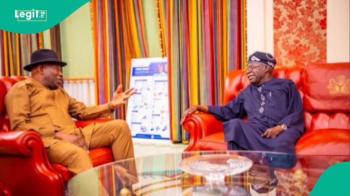 Jonathan ya ziyarci Shugaba Bola Tinubu Jonathan ya ziyarci Shugaba Bola Tinubu
