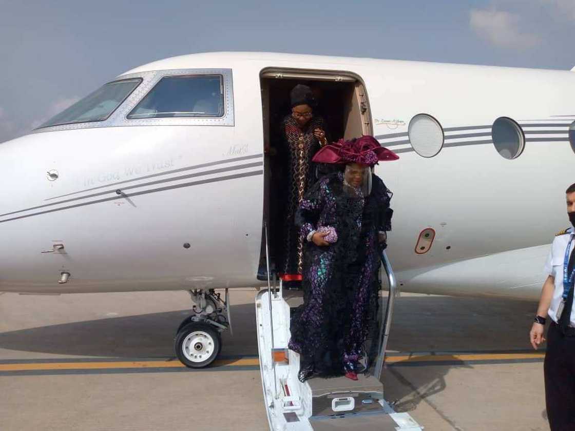 Hotunan sabon salon wankan Patience Jonathan ya tafi da imanin jama'a Hotunan sabon salon wankan Patience Jonathan ya tafi da imanin jama'a