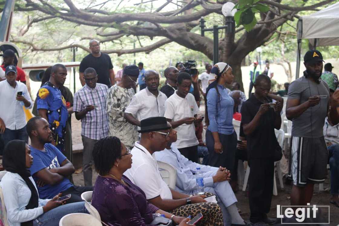 Girman-ka-akwatin-ka: Jerin sunayen wasu manyan 'yan siyasa da suka fadi rumfar zaben su Girman-ka-akwatin-ka: Jerin sunayen wasu manyan 'yan siyasa da suka fadi rumfar zaben su