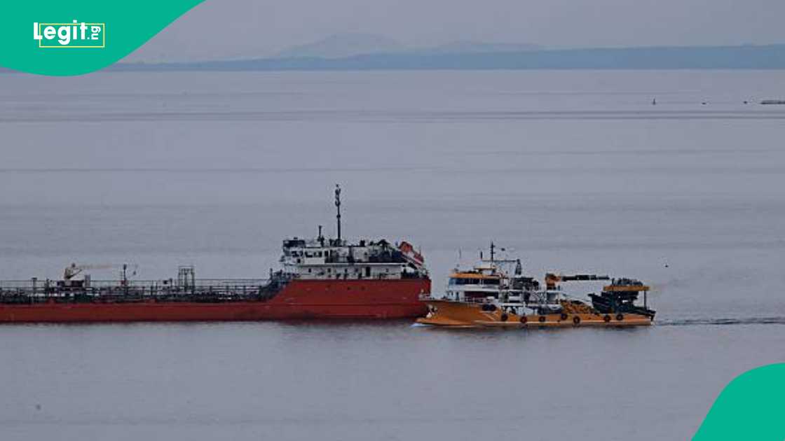 Wani jirgin Rasha a cikin teku Wani jirgin Rasha a cikin teku