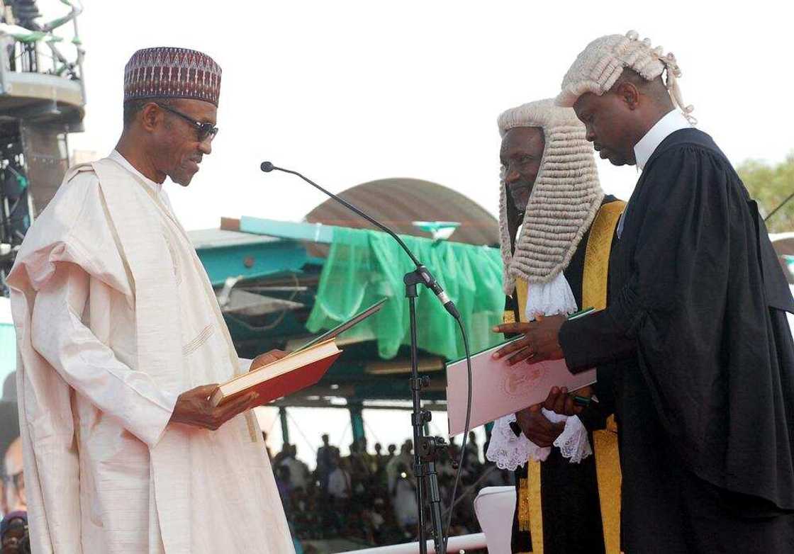 Ayyuka 25 da shugaba Buhari zai yiwa 'yan Najeriya bayan an rantsar dashi yau Ayyuka 25 da shugaba Buhari zai yiwa 'yan Najeriya bayan an rantsar dashi yau