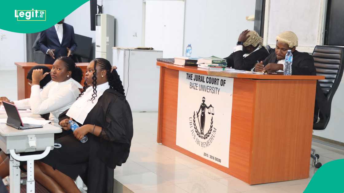 Baze University law students presenting arguments during the simulated armed robbery trial in Abuja. Baze University law students presenting arguments during the simulated armed robbery trial in Abuja.