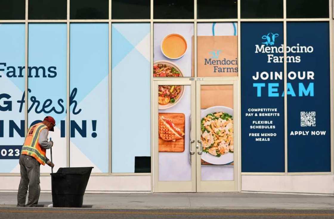 Private hiring in the United States continued to beat analyst expectations in February, according to payroll firm ADP, in a further indication the Federal Reserve will continue its aggressive rate hike increases Private hiring in the United States continued to beat analyst expectations in February, according to payroll firm ADP, in a further indication the Federal Reserve will continue its aggressive rate hike increases