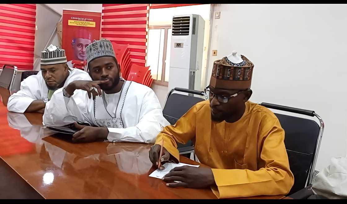 Wasu daga cikin malaman da aka zauna da su Wasu daga cikin malaman da aka zauna da su