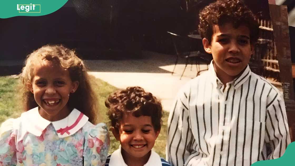 Pete Wentz posing with his siblings, Hillary and Andrew Wentz, all smiling Pete Wentz posing with his siblings, Hillary and Andrew Wentz, all smiling