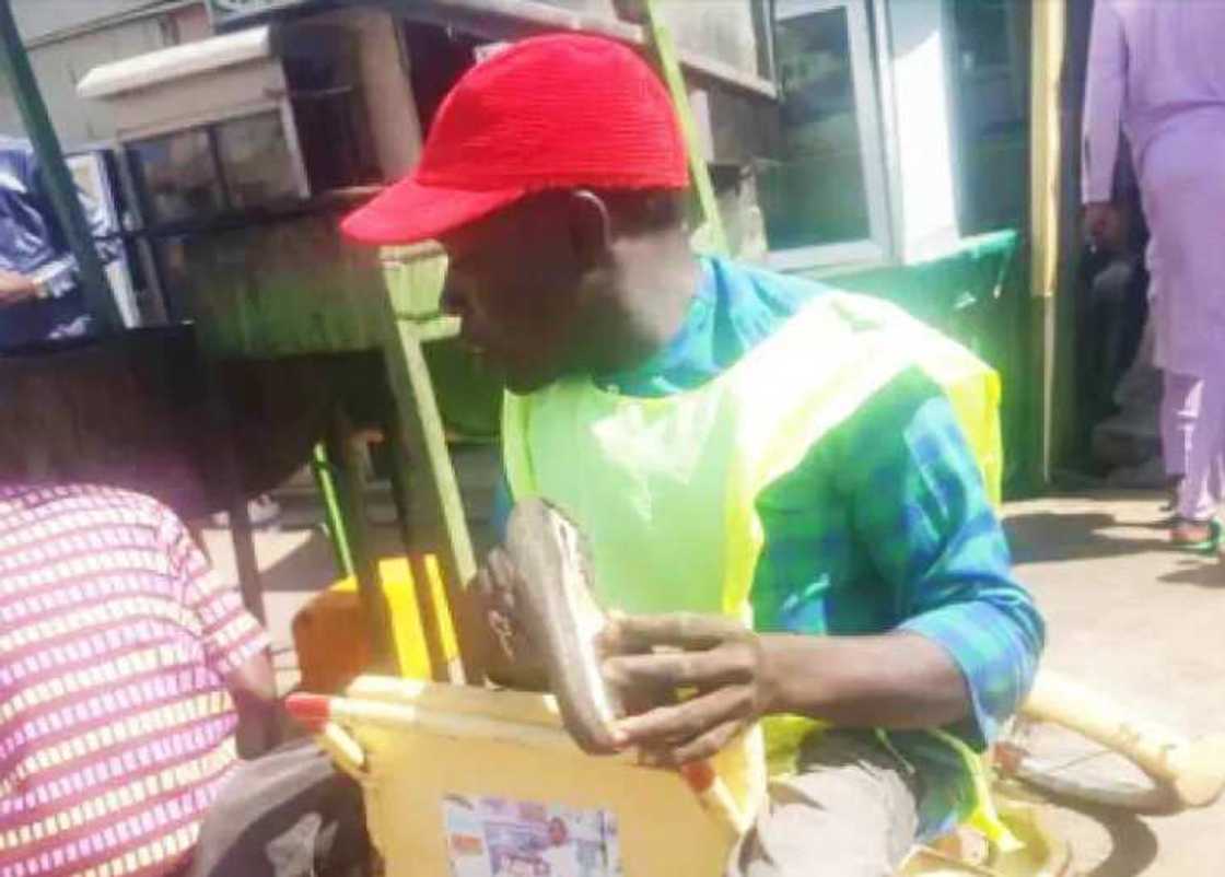 Ability in disability: Man dumped street begging for cobbling, makes 4-figure daily Ability in disability: Man dumped street begging for cobbling, makes 4-figure daily