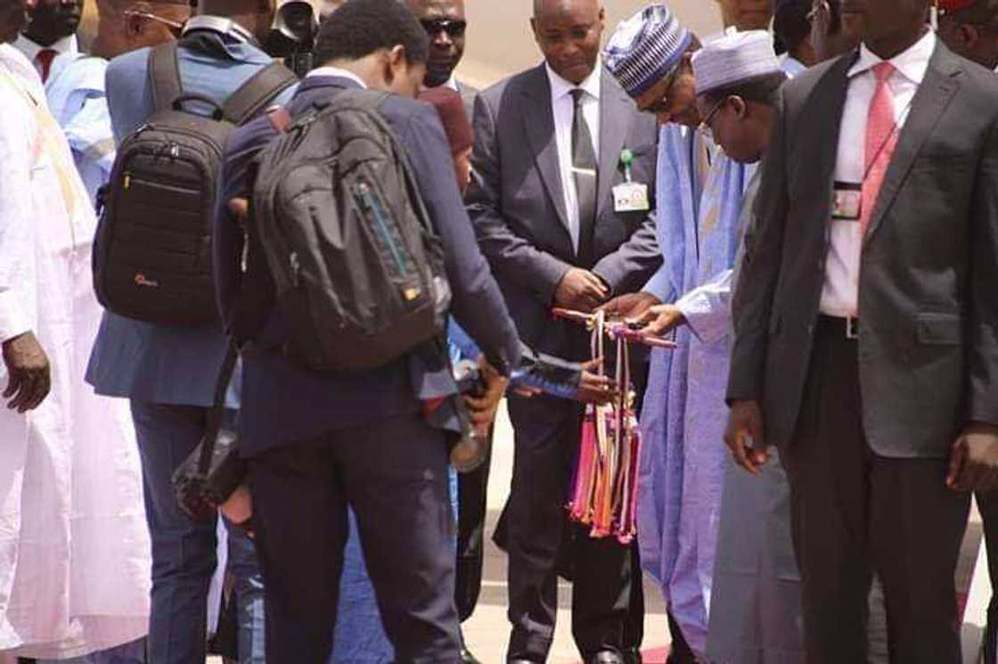 Hotunan: Yanzun nan shugaba Buhari ya isa jihar Borno Hotunan: Yanzun nan shugaba Buhari ya isa jihar Borno