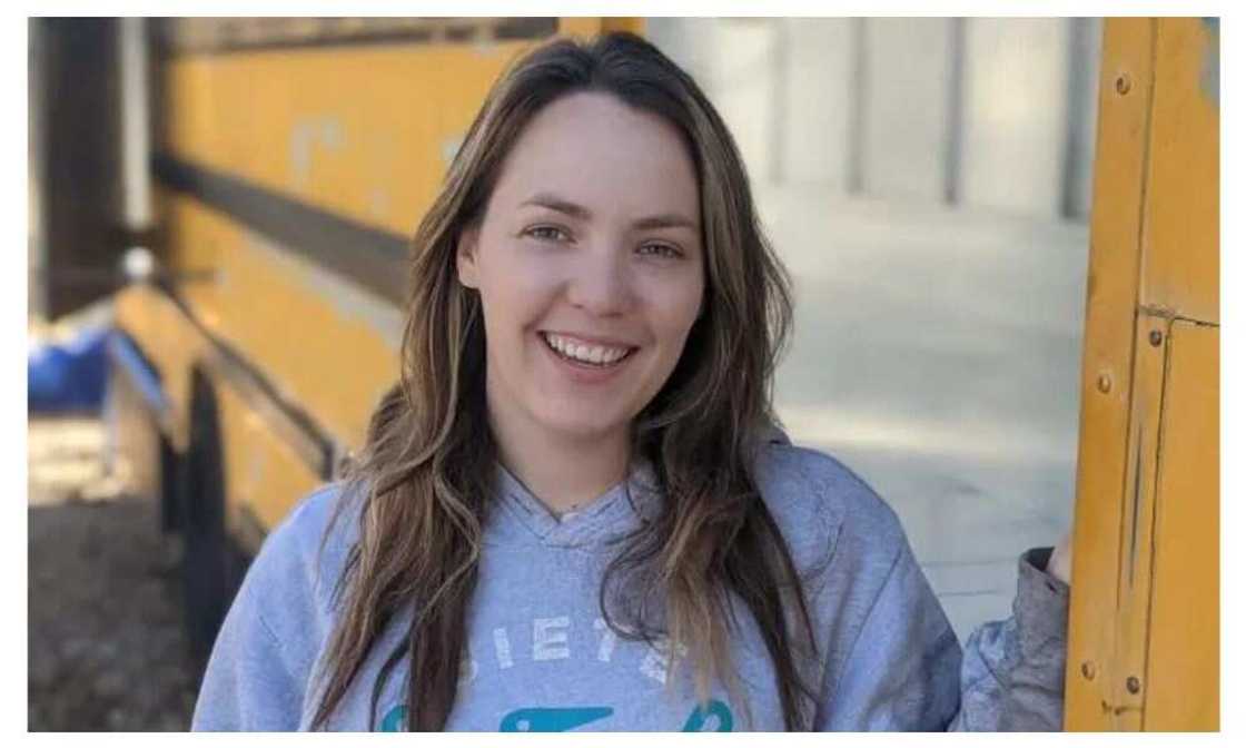 Alice Everdeen, Side hustle Alice Everdeen, Side hustle