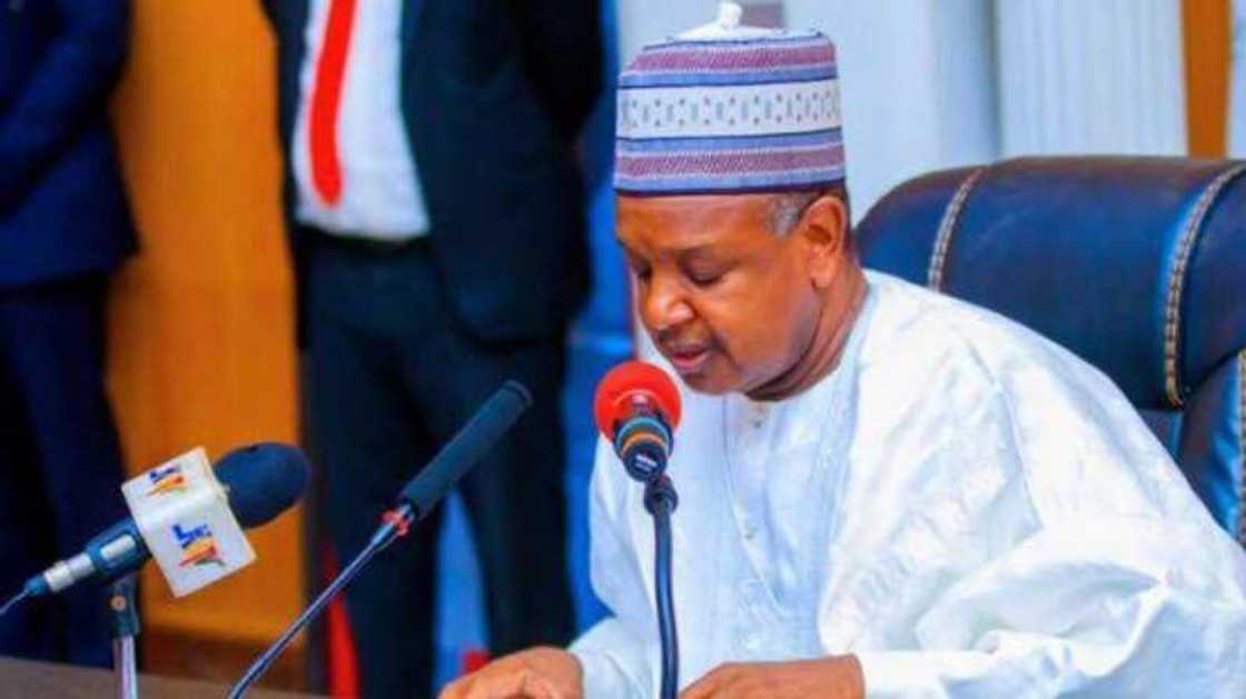 Gwamnan jihar Kebb, Atiku Bagudu. Gwamnan jihar Kebb, Atiku Bagudu.