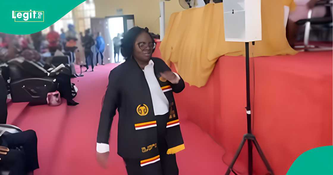 Pregnant woman cries as she becomes best graduating student of basic medical sciences as NDU Pregnant woman cries as she becomes best graduating student of basic medical sciences as NDU