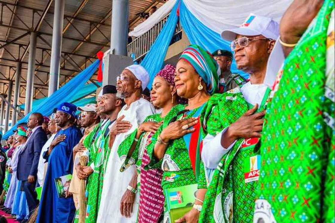 Da duminsa: An nada Ganduje shugaban kwamitin yakin zaben gwamnan jihar Edo na APC (Kalli jerin yan kwamitin) Da duminsa: An nada Ganduje shugaban kwamitin yakin zaben gwamnan jihar Edo na APC (Kalli jerin yan kwamitin)