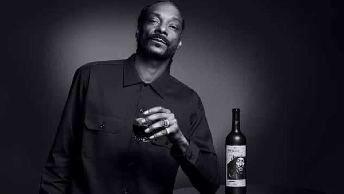 Snoop Dogg broke the news through his official Twitter account. Snoop Dogg broke the news through his official Twitter account.