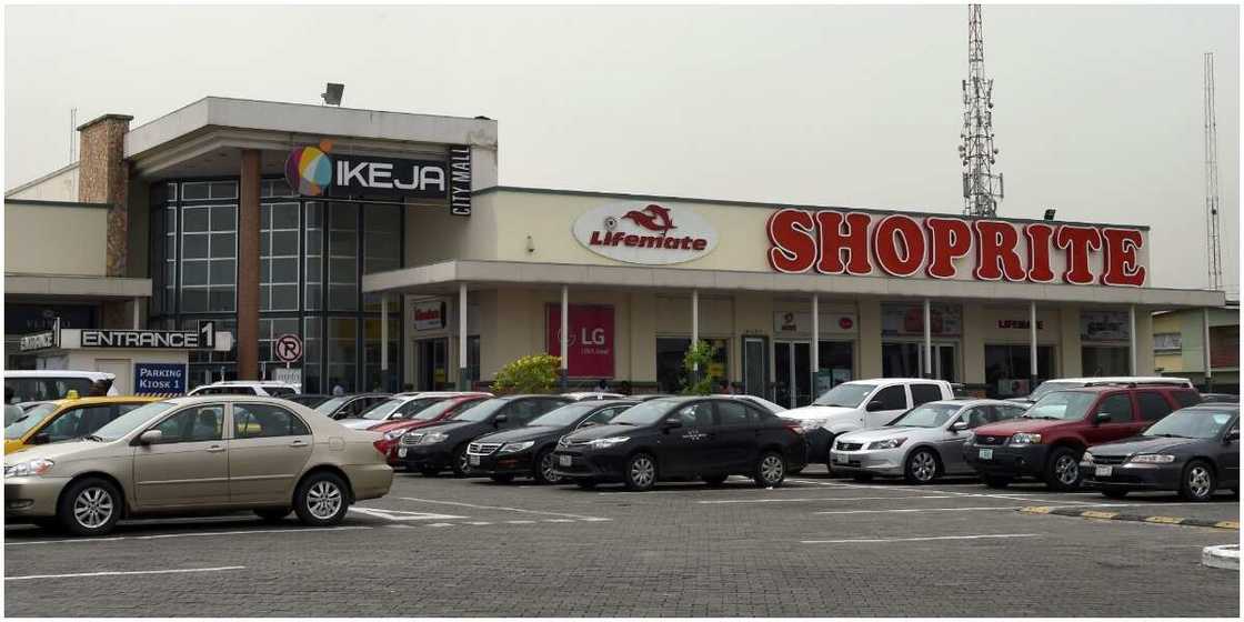 Nigerian Billionaire, Tayo Amusan, Finally Acquires Shoprite From South African Owners Nigerian Billionaire, Tayo Amusan, Finally Acquires Shoprite From South African Owners