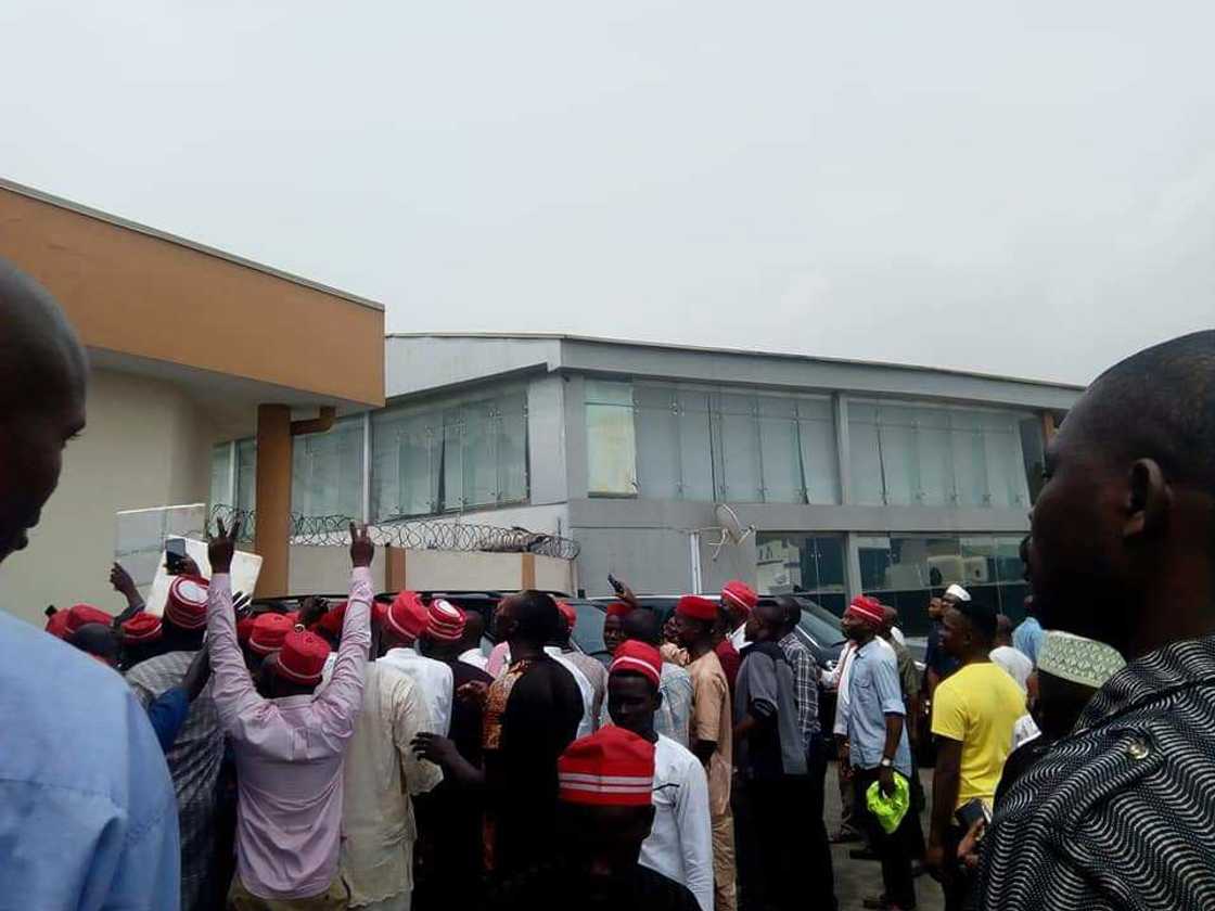 Kwankwaso ya yiwa Atiku kamfe a jihar Legas Kwankwaso ya yiwa Atiku kamfe a jihar Legas