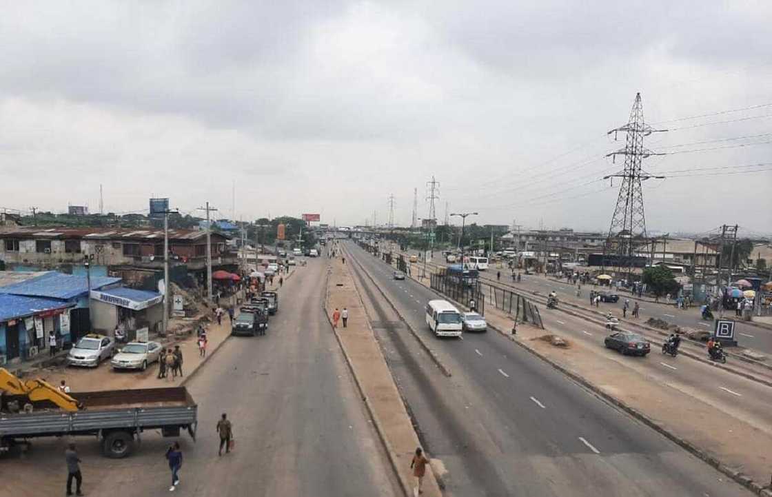 Rikici ya rincabe a Legas bayan masu son kafa kasar Yarabawa sun bijirewa 'yan sanda Rikici ya rincabe a Legas bayan masu son kafa kasar Yarabawa sun bijirewa 'yan sanda