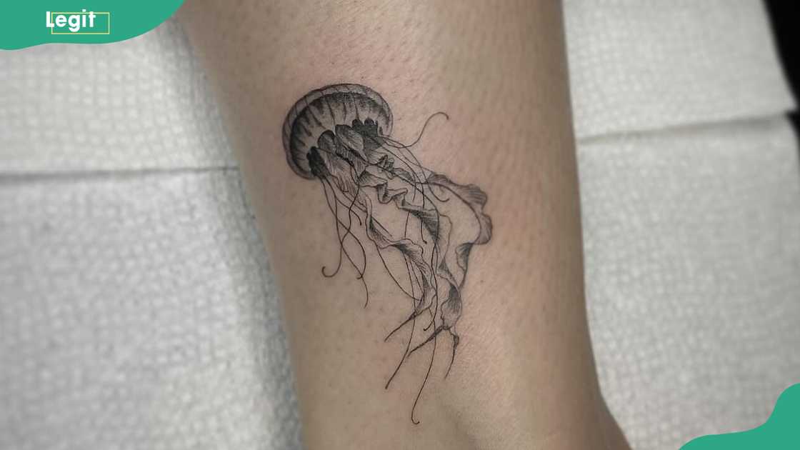 A simple jellyfish tattoo design