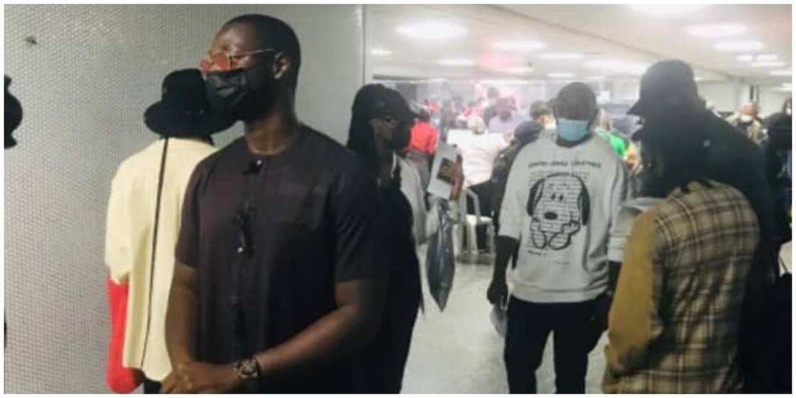 Nigerian singers Omah Lay and Tems finally arrive in Lagos (photo) Nigerian singers Omah Lay and Tems finally arrive in Lagos (photo)