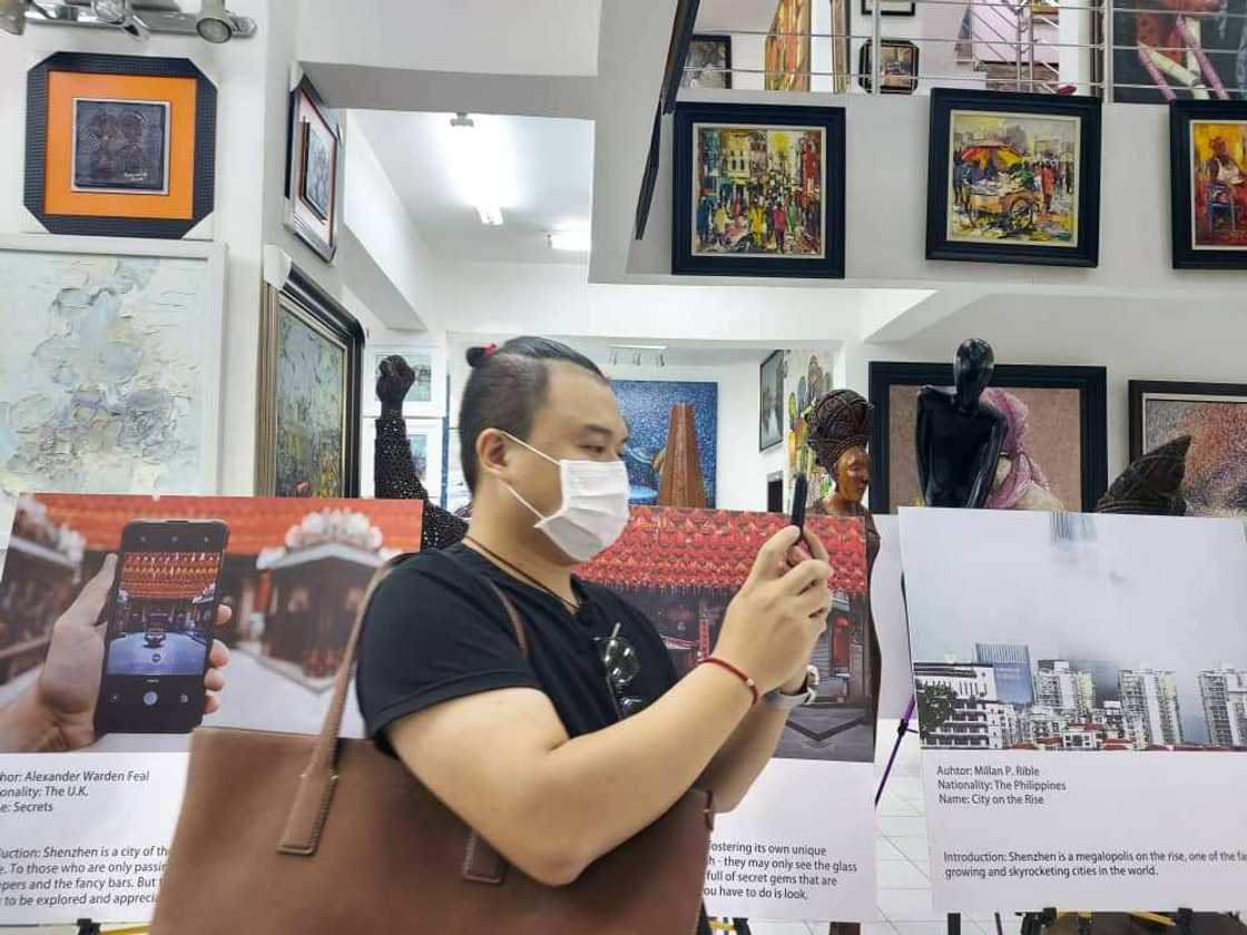 Shenzhen Live in Nike Gallery: Photos Showcase Various Facets of China’s Tech Megacity