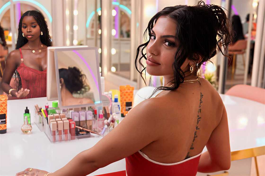 Huda Mustafa on her makeup table on Love Island