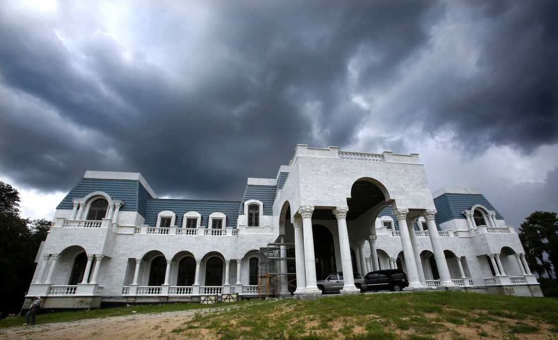 Largest homes in the world Largest homes in the world